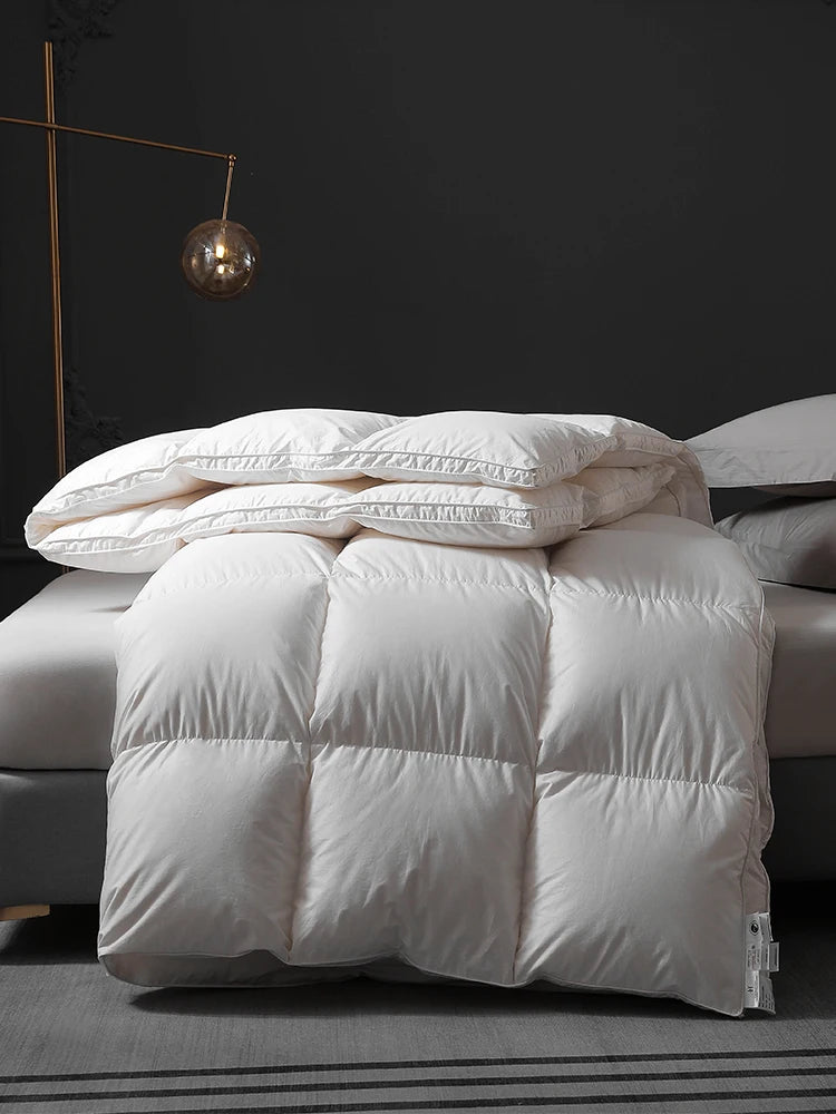 Luxurious Real Goose Down quilts duvets with a bulkiness of 800+ and a cleanliness of 1000+ Soft Comforter Warmth High Grade