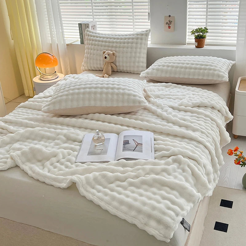 White Luxury Imitation Fur Plush Blanket Warm Super Soft Blankets Bed Sofa Cover Fluffy Throw Blanket for Bedroom Couch Travel