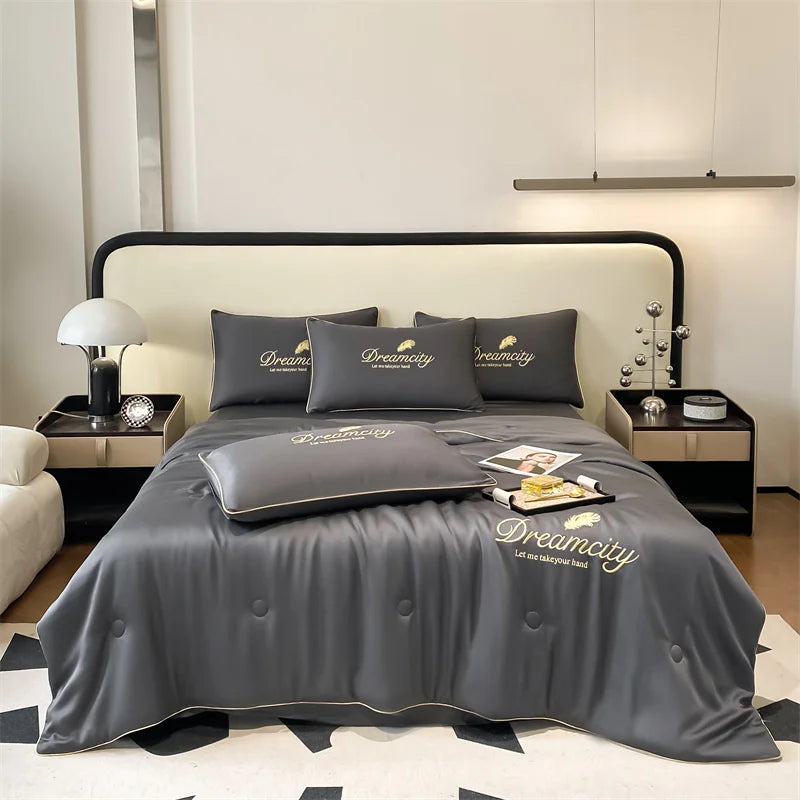 Air Conditioner Washable by the Cool Summer Quilt, the Antibacterial Embroidery Skin-friendly Imitation Silk Ice Thin Q